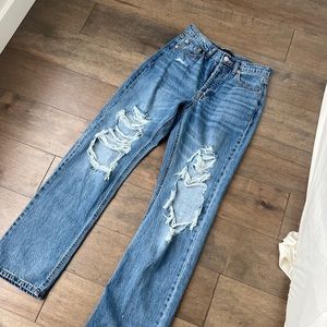 90s baggy ripped jeans
